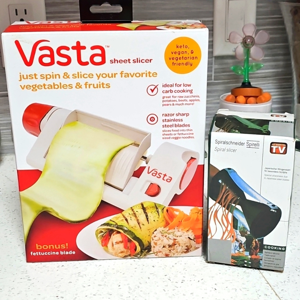 ✨️Set of Vasta Sheet Slicer Bonus Fettucine Blade & As Seen On TV Spiral Slicer